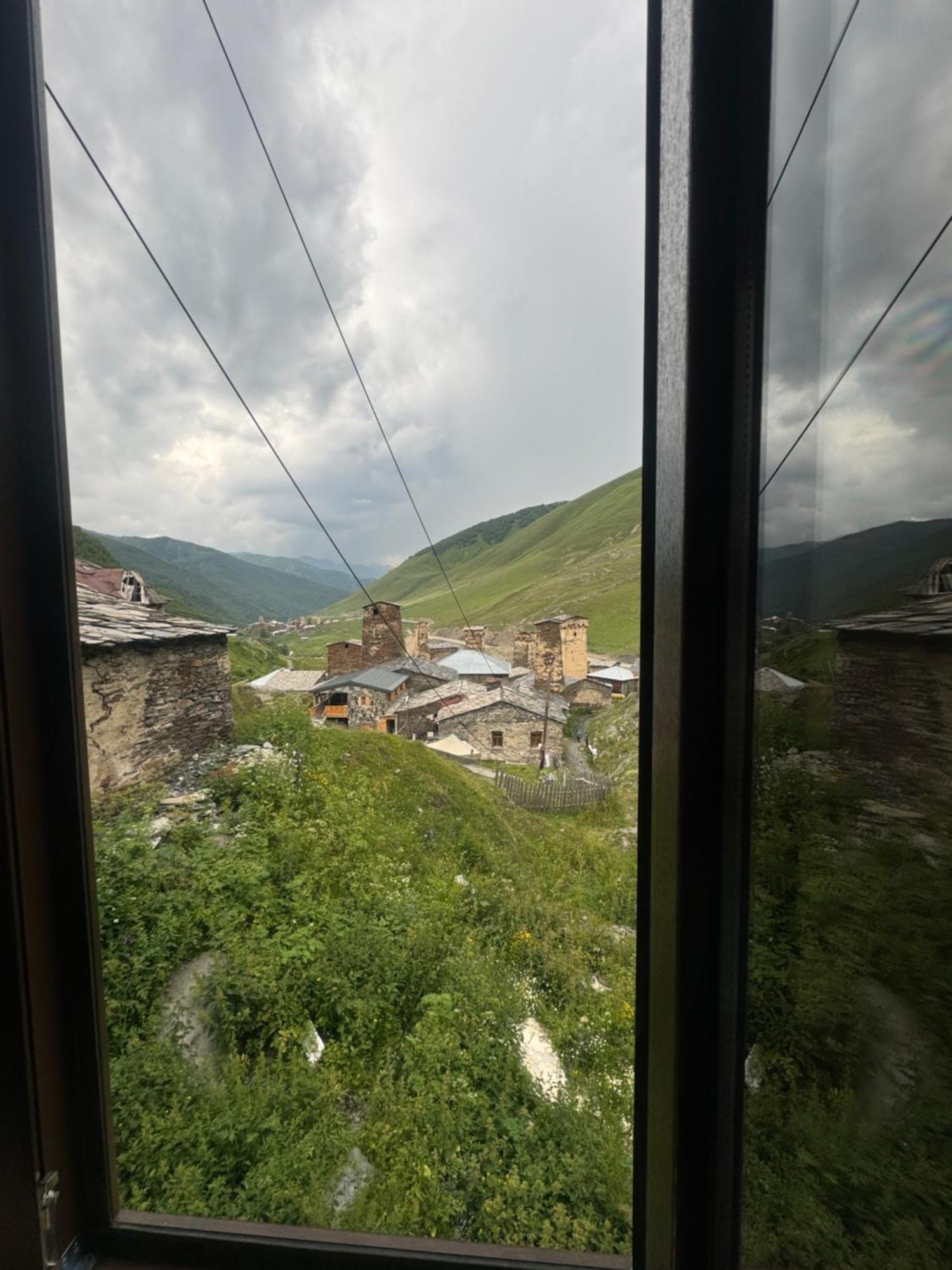 Chazhashi Guesthouse Ushguli Exteriör bild