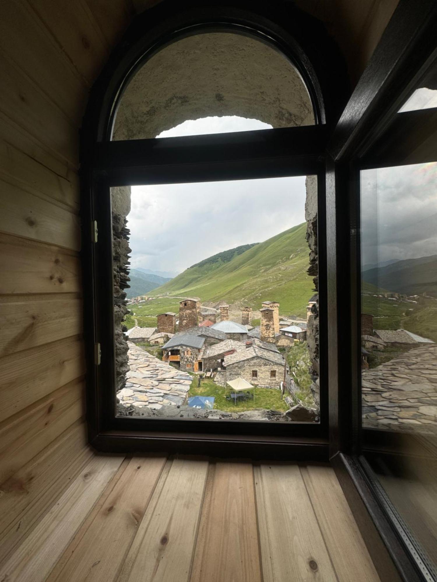 Chazhashi Guesthouse Ushguli Exteriör bild