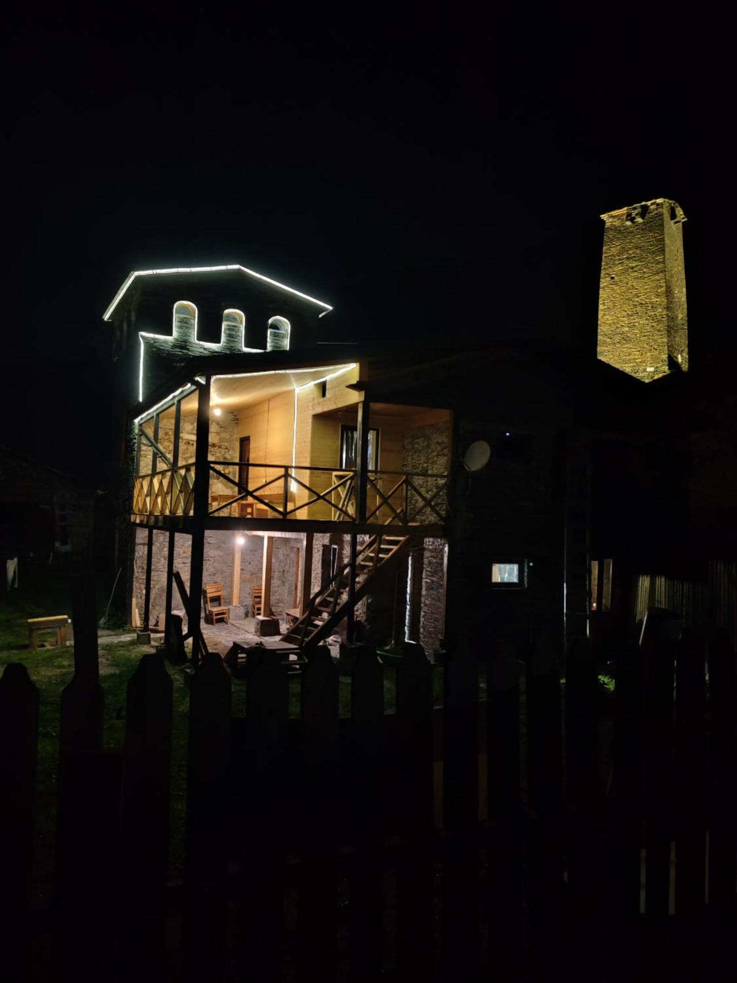 Chazhashi Guesthouse Ushguli Exteriör bild