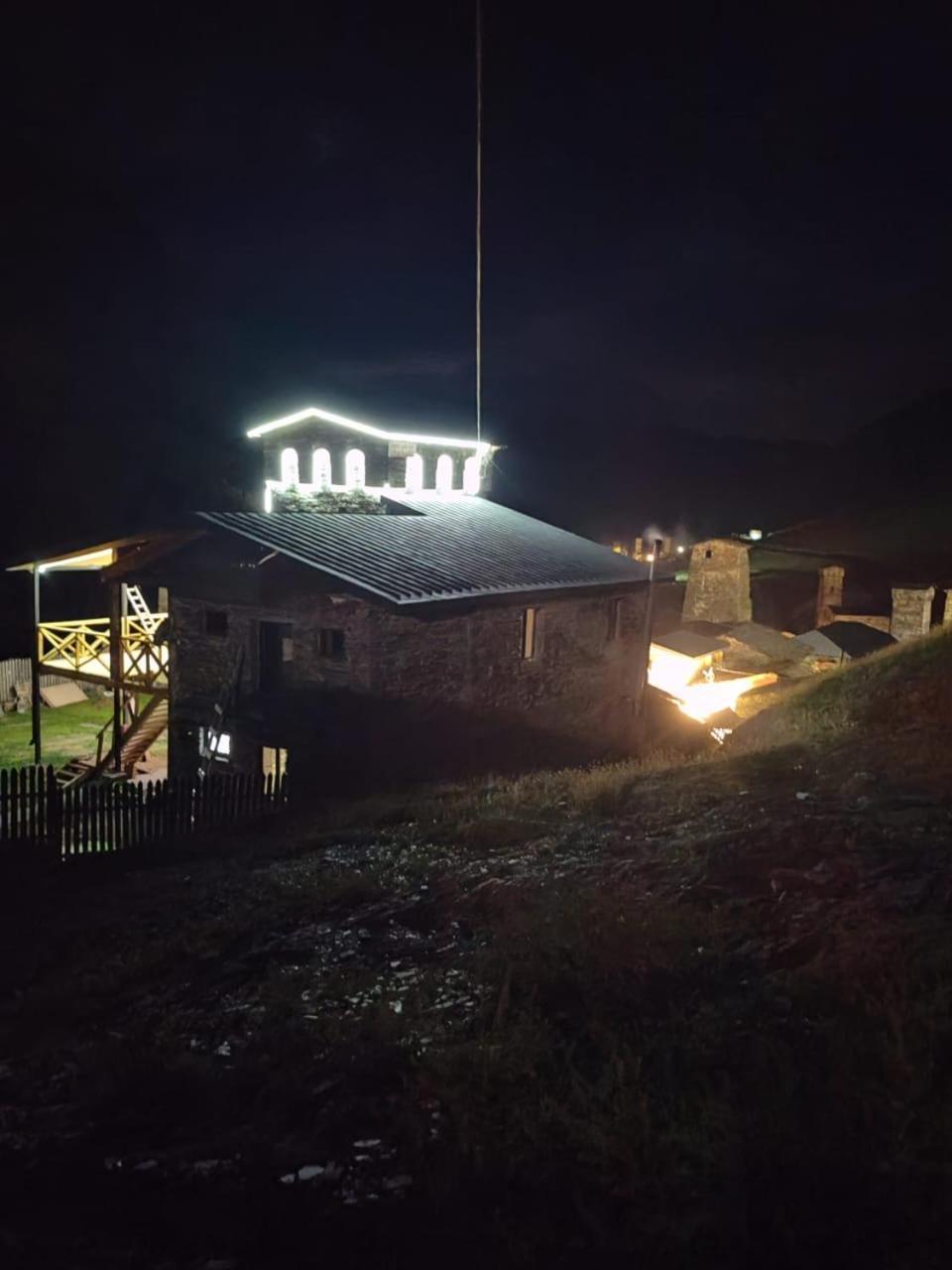 Chazhashi Guesthouse Ushguli Exteriör bild