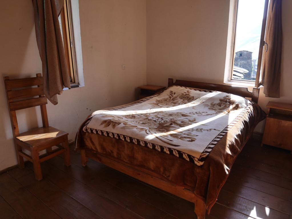Chazhashi Guesthouse Ushguli Exteriör bild